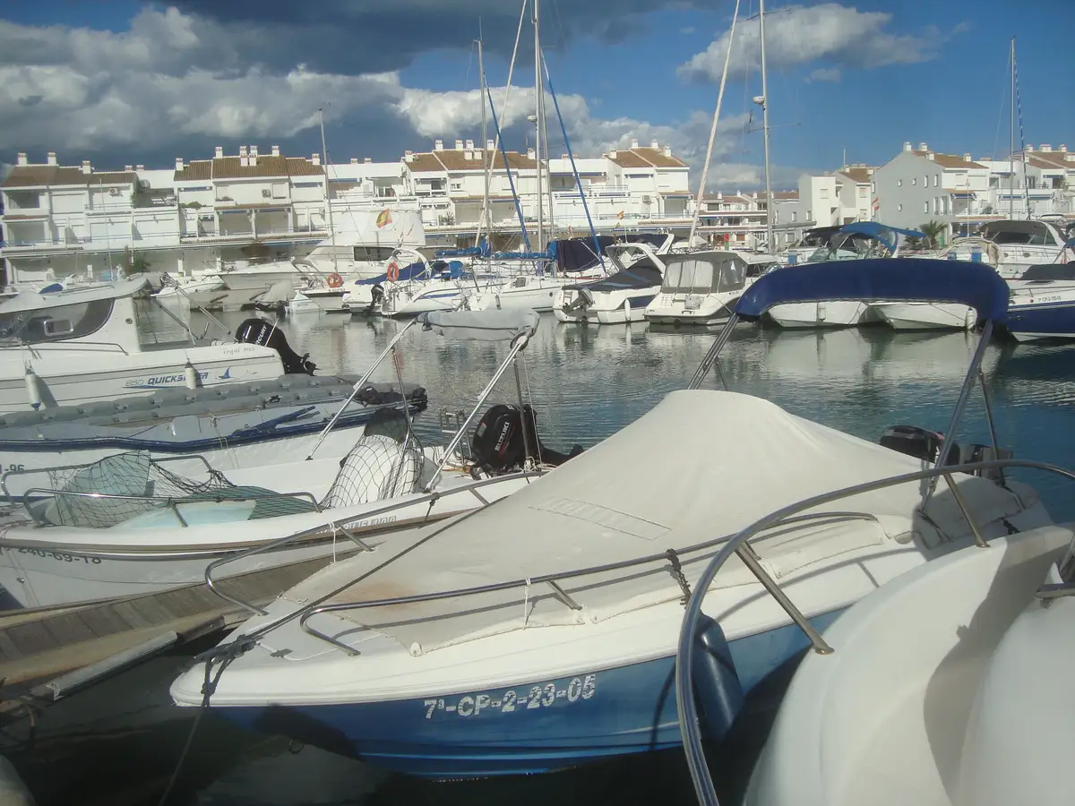 Port de plaisance Las Fuentes d'Alcocéber, près de la résidence Voramar