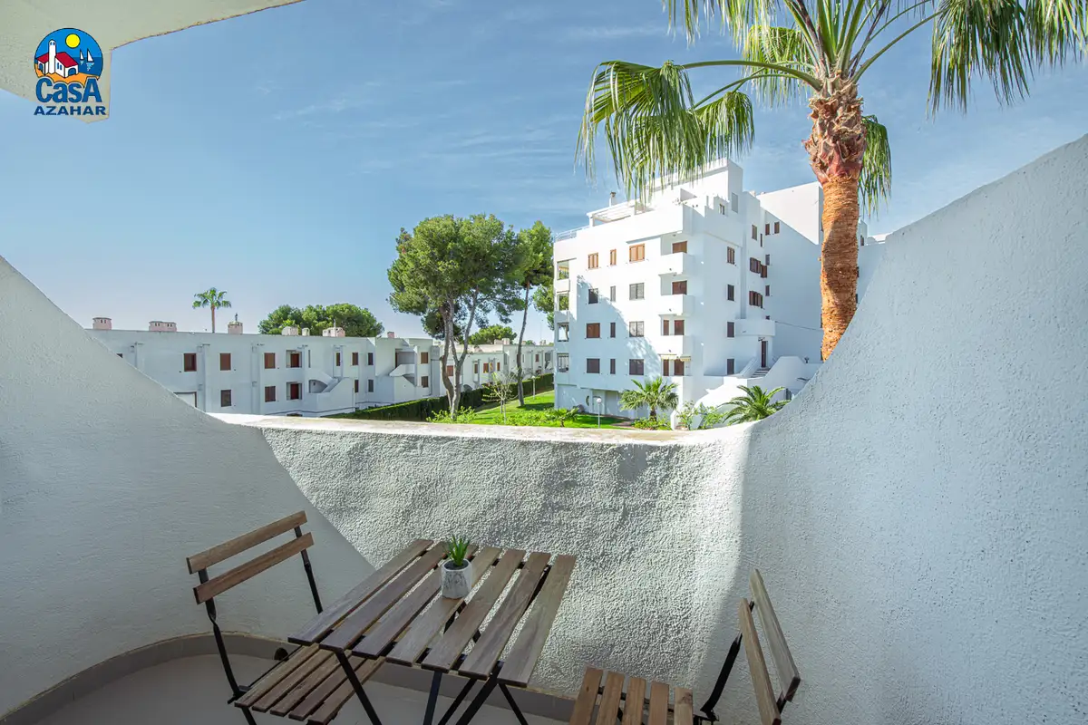 Terrasse d'un studio des appartements Arcos II, près de la plage de Las Fuentes