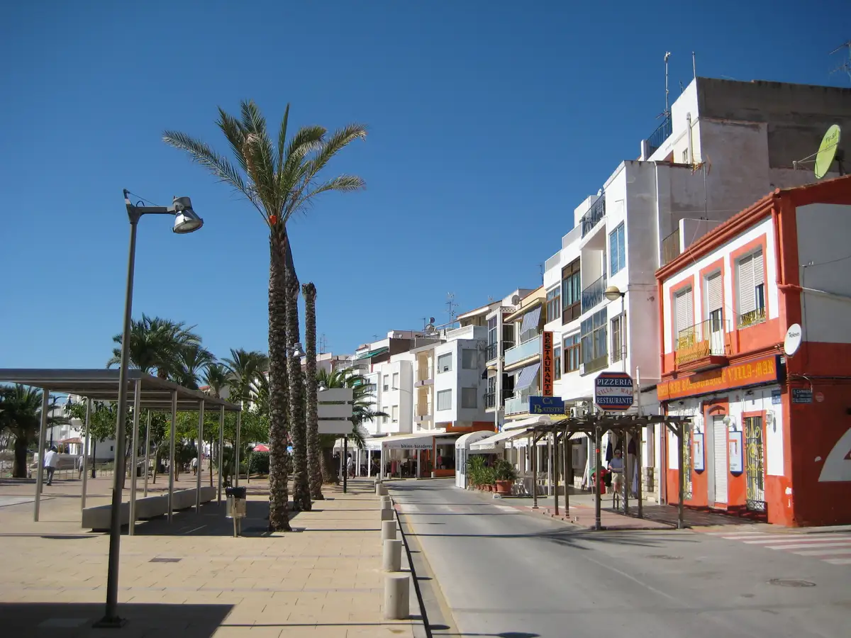 Place Vista Alegre, au centre d'Alcossebre, la zone de l'Immeuble Coral