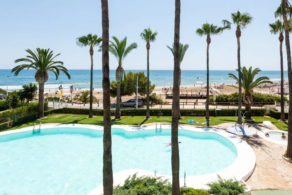 Vue sur la mer depuis un appartement de la Résidence Casablanca, sur la plage Romana