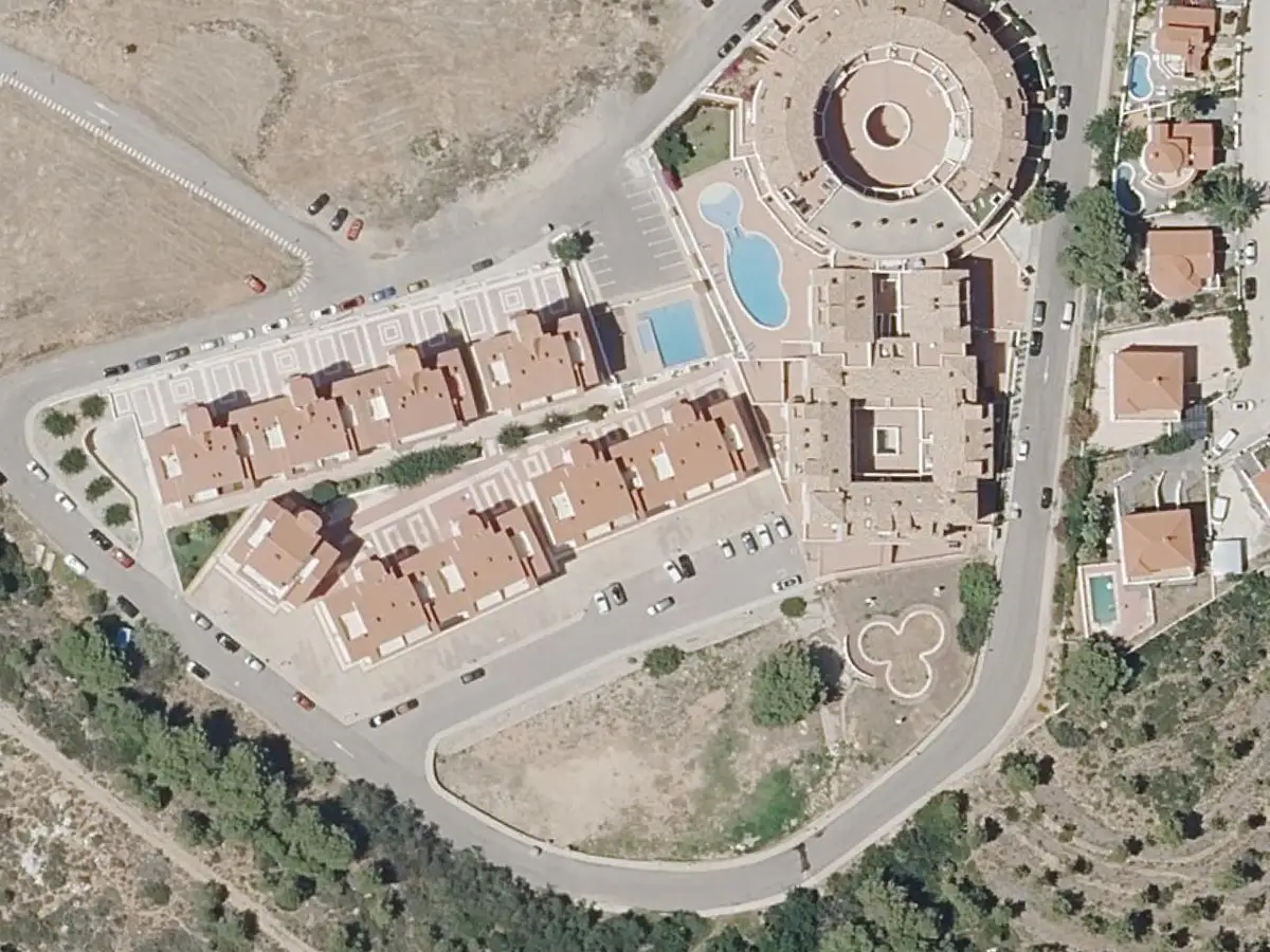 Vue aérienne des appartements Costa Azahar et de leurs environs, dans la zone d'Irta et Ribamar d'Alcossebre