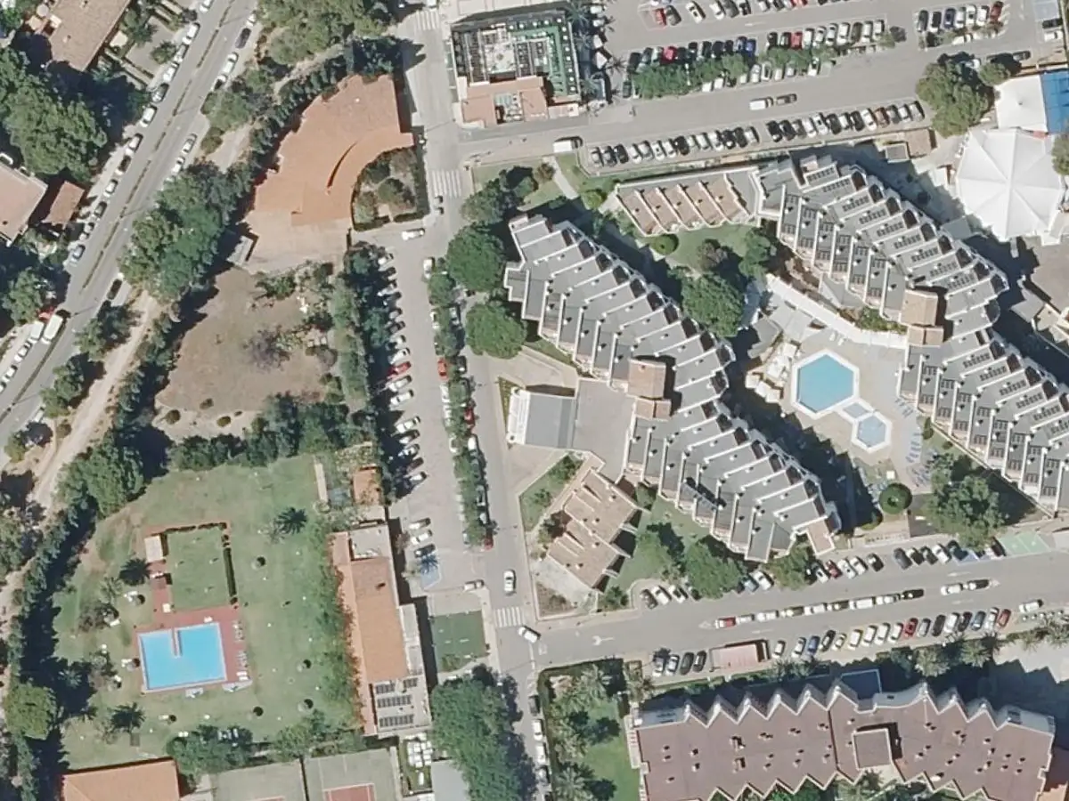 Vue aérienne du complexe Eurhostal et de ses environs, dans le quartier de Las Fuentes à Alcossebre