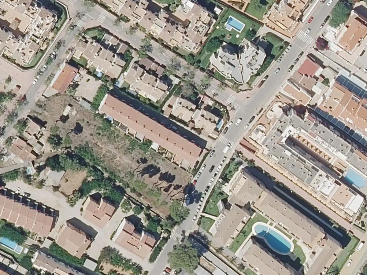 Vue aérienne de Casa Inocencia et de ses environs, dans le quartier du Cargador et du centre d'Alcossebre