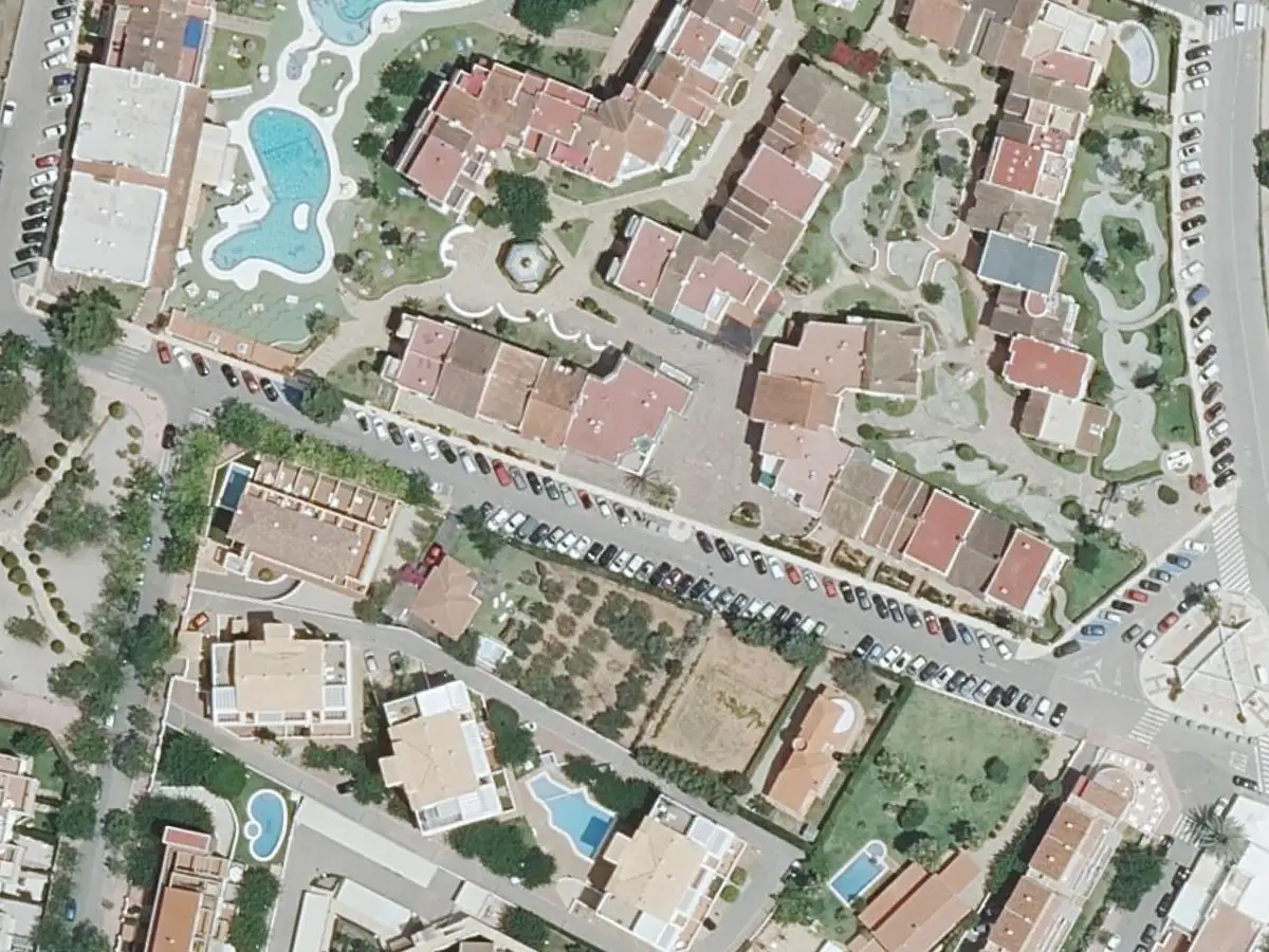 Vue aérienne de Villamar (Kione Villamar) et de ses environs, dans le secteur d'El Moro, Tres Platges et Manyetes à Alcossebre