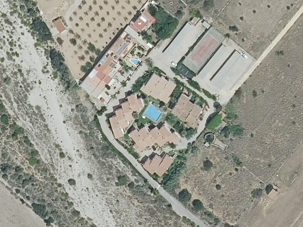 Vue aérienne de la résidence La Palmera et de ses environs, dans le secteur d'El Moro, Tres Platges et Manyetes à Alcossebre
