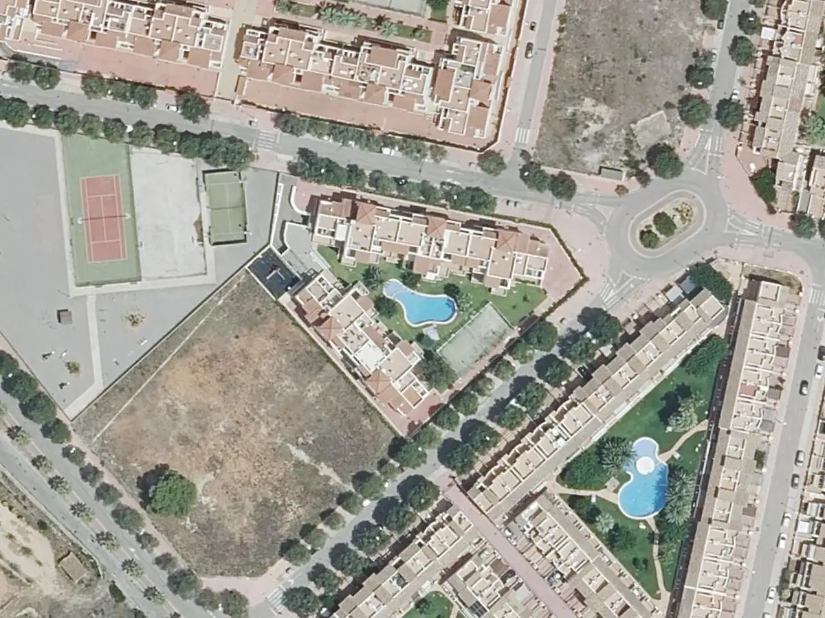 Vue aérienne de la résidence Las Brisas et de ses environs, dans le secteur d'El Moro, Tres Platges et Manyetes à Alcossebre