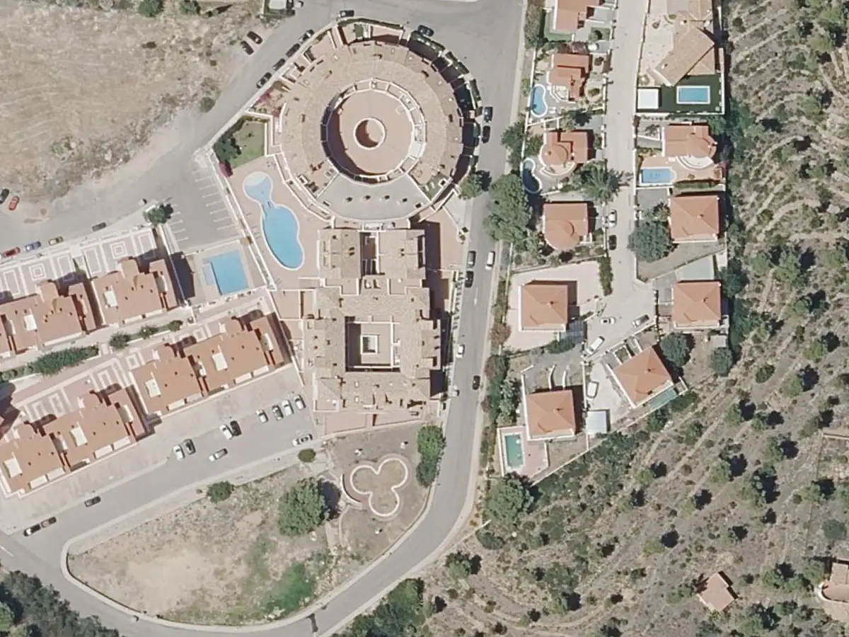 Vue aérienne de la résidence Marcomar et de ses environs, dans le secteur d'Irta et Ribamar d'Alcossebre