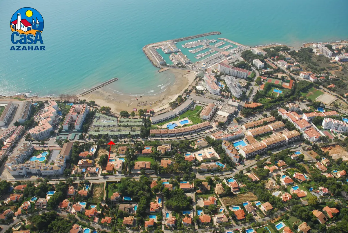 Vue aérienne de la résidence Marino en première ligne de la plage de Las Fuentes, Alcossebre