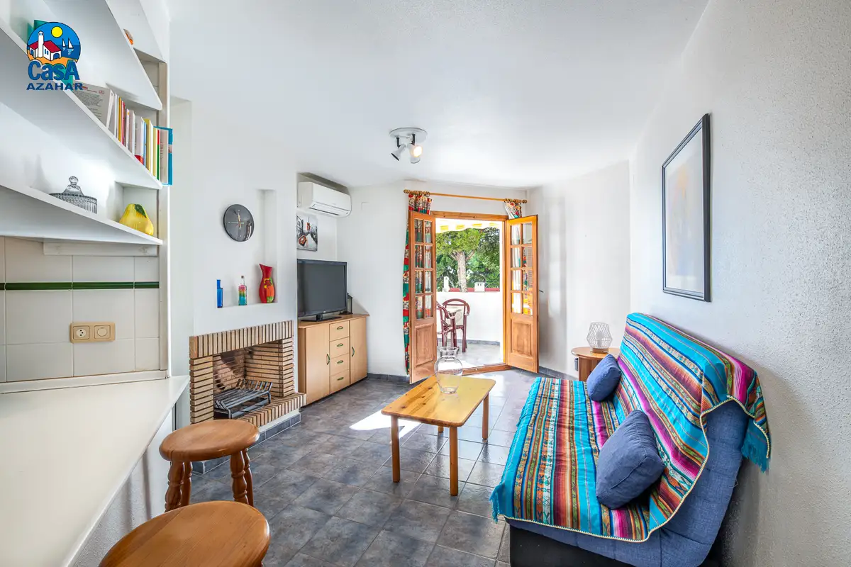 Salon avec sortie sur la terrasse dans un appartement Meridia d'Alcossebre