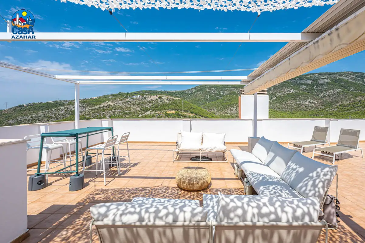 Terrasse avec vue sur la Serra d'Irta dans un appartement Mirador al Mar d'Alcossebre