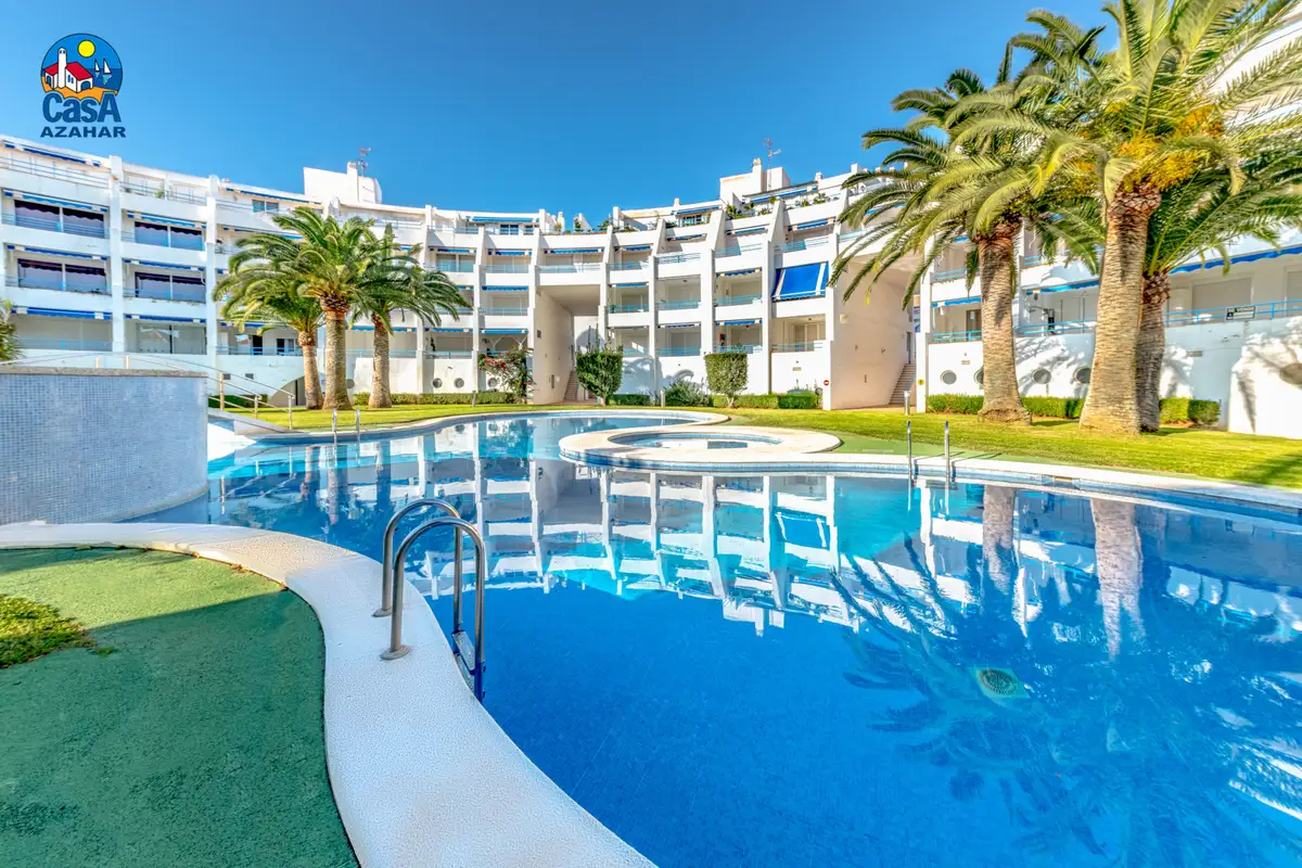 Piscine et jardin de la résidence Nova Romana à Alcossebre
