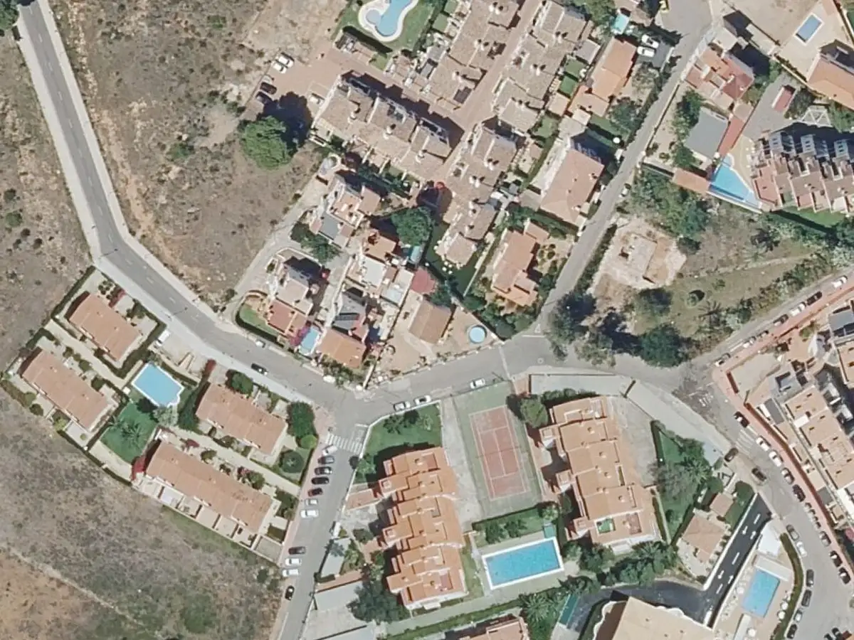 Vue aérienne du lotissement Pascua et de ses environs, dans le quartier de la plage Romana à Alcossebre
