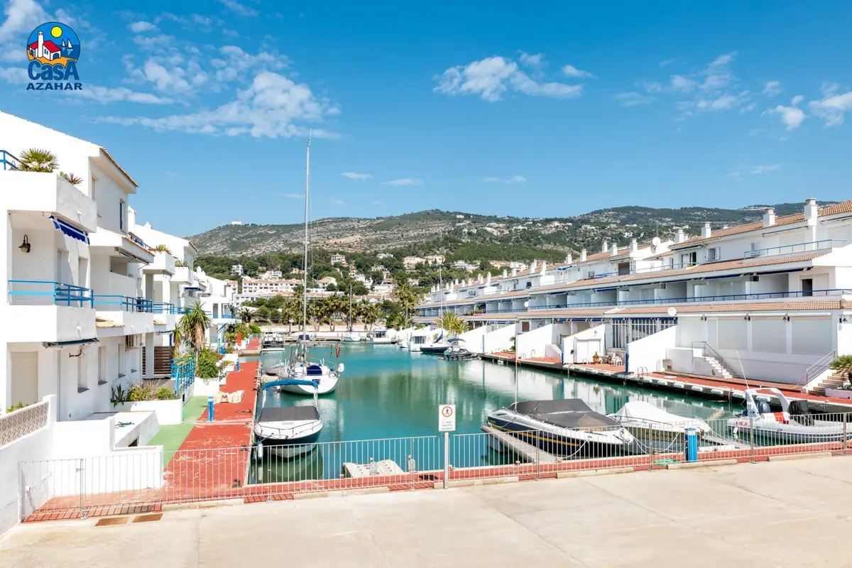 Extérieurs du Poblado Marinero, près du port de plaisance d'Alcossebre