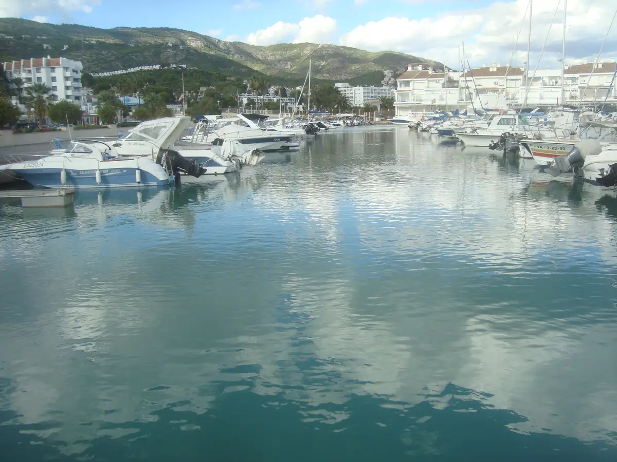 Port de plaisance d'Alcossebre, dans le secteur de Las Fuentes où se trouve la résidence Sierra de Irta