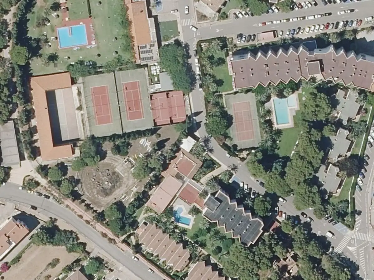Vue aérienne de Tres Carabelas et de ses environs, dans le secteur de Las Fuentes à Alcossebre