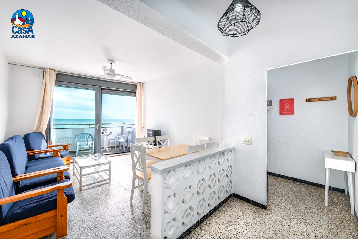 Salon avec vue sur la mer d'un appartement Vista Alegre à Alcossebre